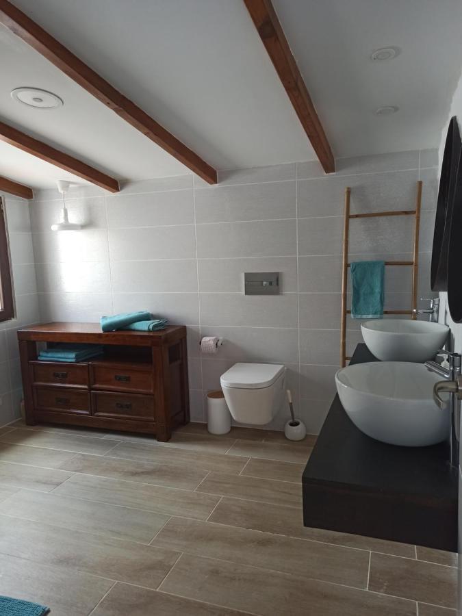 Beautiful Chalet With Wifi And Free Parking Arona  Luaran gambar