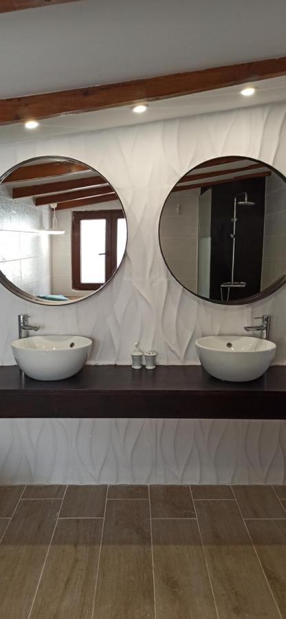 Beautiful Chalet With Wifi And Free Parking Arona  Luaran gambar