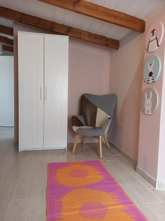 Beautiful Chalet With Wifi And Free Parking Arona  Luaran gambar